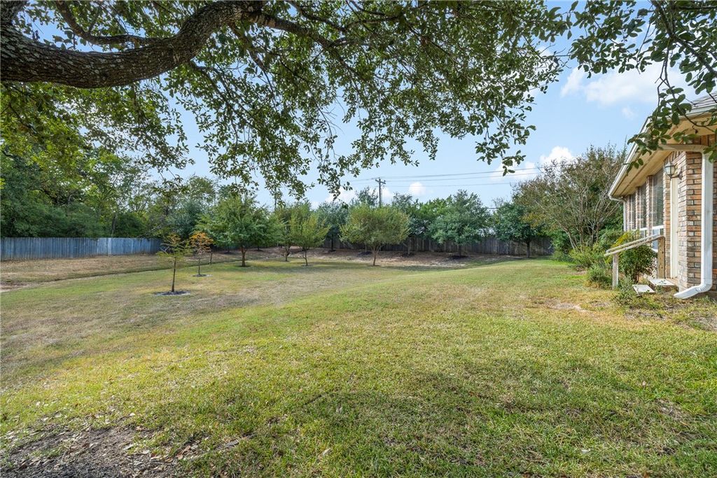 Photo of 1304 Wilshire Court, College Station, TX 77845 (MLS # 25011330)