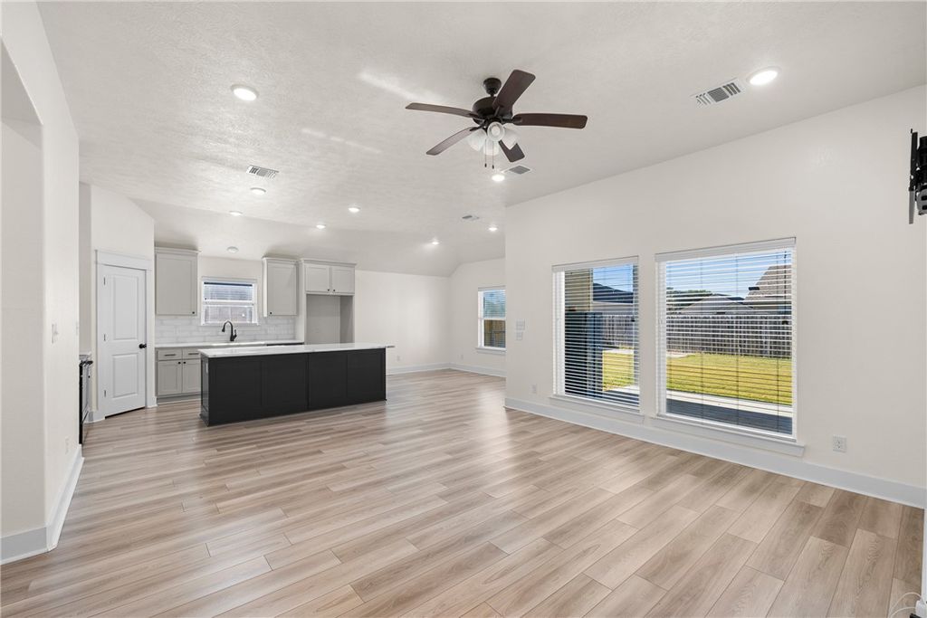 Photo of 172 Pleasant Path, Somerville, TX 77879 (MLS # 25011722)