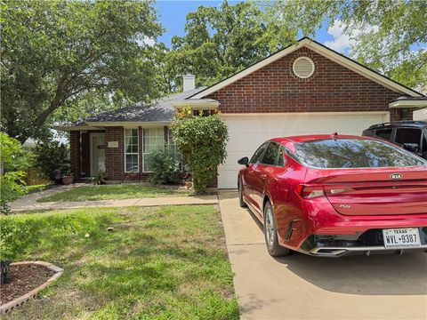Tiny photo for 1702 Beaver Pond Court, Bryan, TX 77807 (MLS # 26006656)