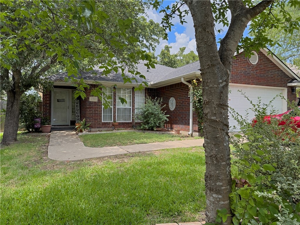 Photo of 1702 Beaver Pond Court, Bryan, TX 77807 (MLS # 26006656)