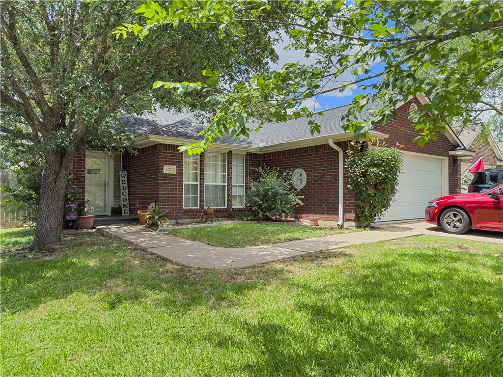 Photo of 1702 Beaver Pond Court, Bryan, TX 77807 (MLS # 26006656)