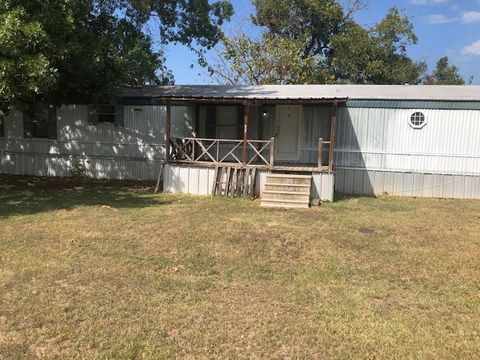 302 N Burnet Street N Bremond TX 76629