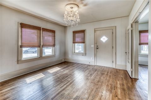 Tiny photo for 404 W Main Street St, Bellville, TX 77418 (MLS # 26003899)