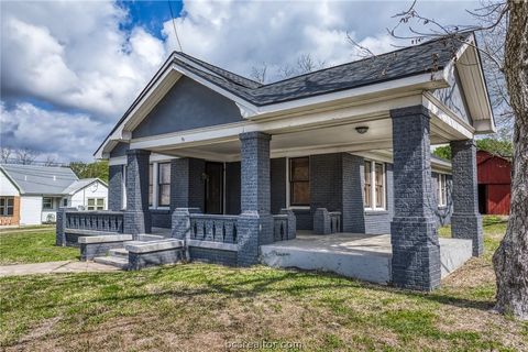 Tiny photo for 404 W Main Street St, Bellville, TX 77418 (MLS # 26003899)