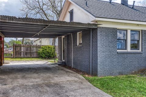 Tiny photo for 404 W Main Street St, Bellville, TX 77418 (MLS # 26003899)