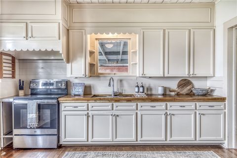 Tiny photo for 404 W Main Street St, Bellville, TX 77418 (MLS # 26003899)