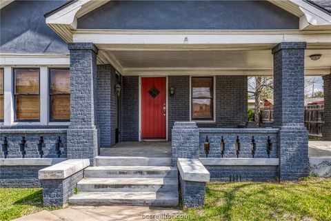 Tiny photo for 404 W Main Street St, Bellville, TX 77418 (MLS # 26003899)