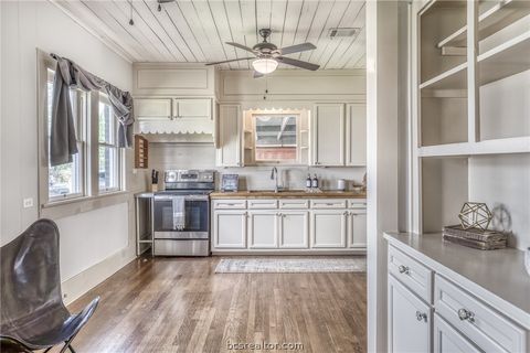 Tiny photo for 404 W Main Street St, Bellville, TX 77418 (MLS # 26003899)