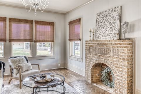 Tiny photo for 404 W Main Street St, Bellville, TX 77418 (MLS # 26003899)