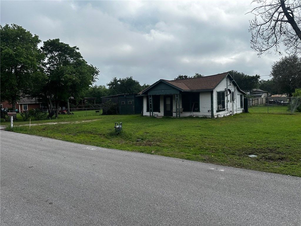 Photo of 705 Mesquite Street, Bryan, TX 77803 (MLS # 26004859)