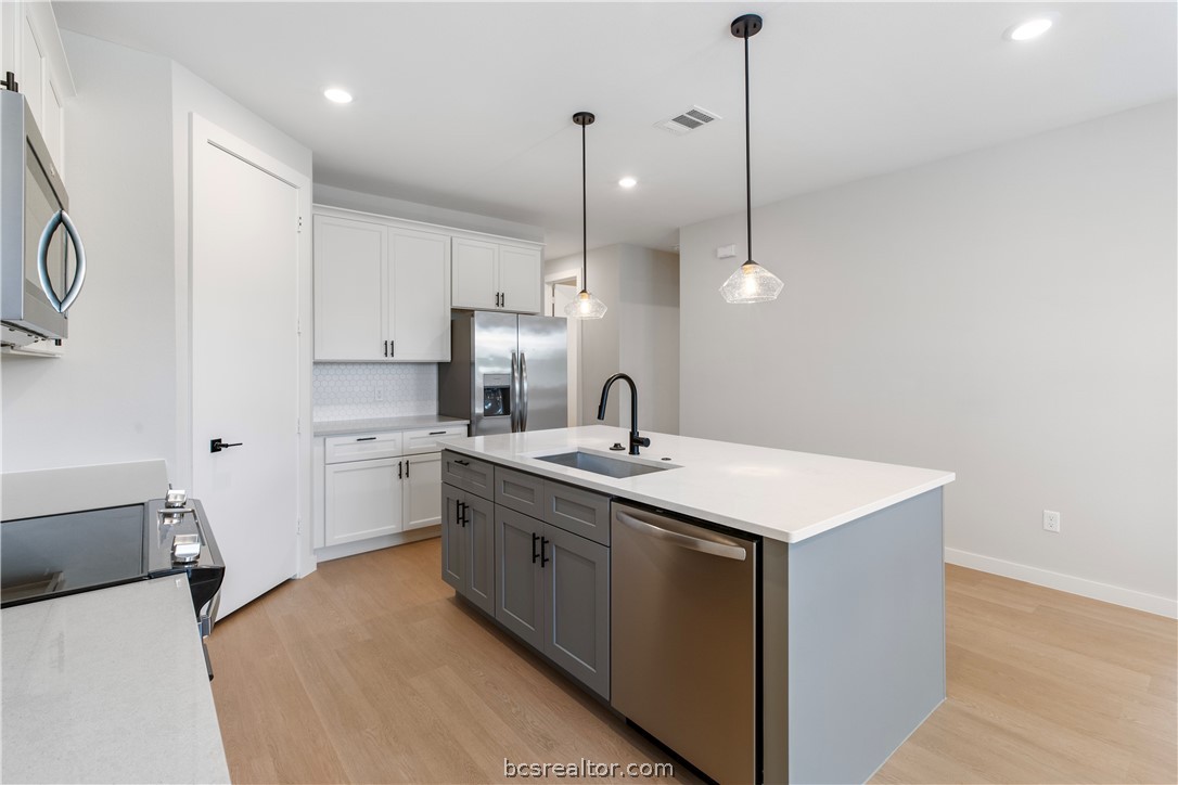 Bryan, Texas 77808, United States, 3 Bedrooms Bedrooms, ,2 BathroomsBathrooms,Residential,Active,60234