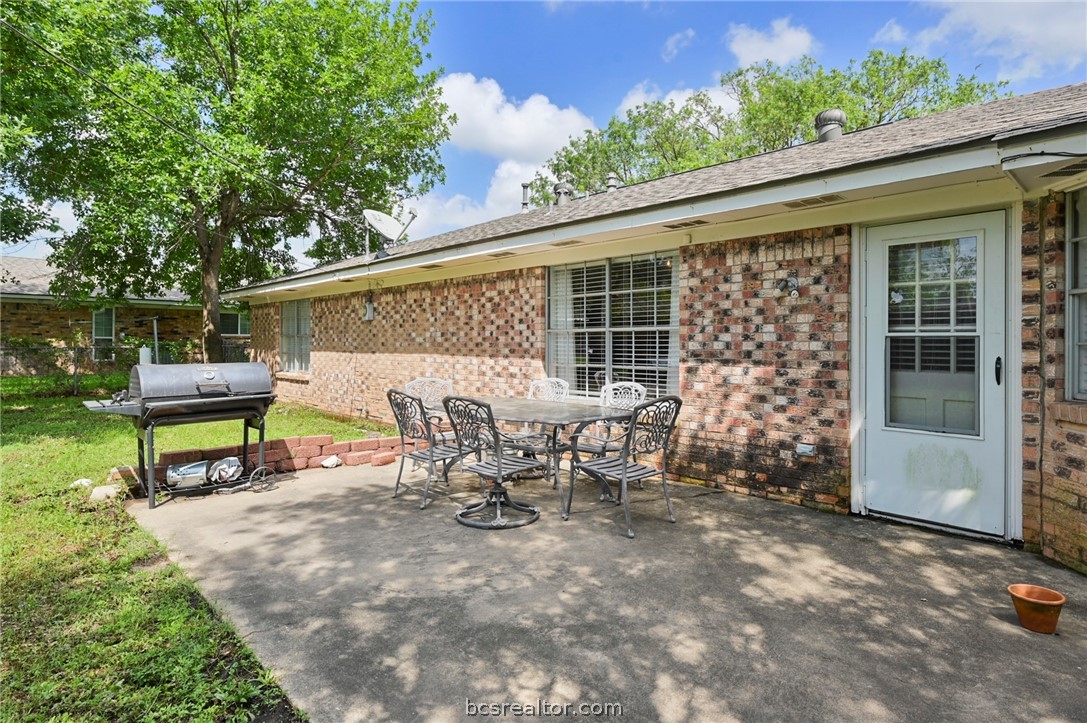 Bryan, Texas 77802, United States, 3 Bedrooms Bedrooms, ,2 BathroomsBathrooms,Residential,Pending,58985