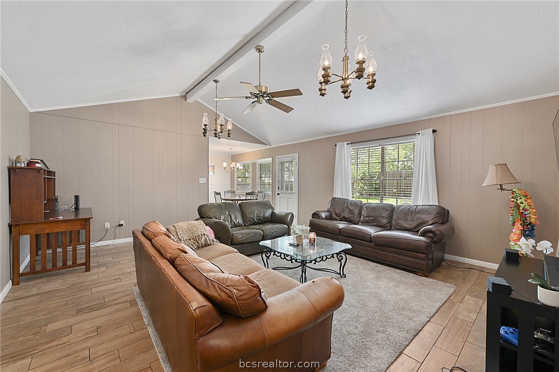 Bryan, Texas 77802, United States, 3 Bedrooms Bedrooms, ,2 BathroomsBathrooms,Residential,Pending,58985