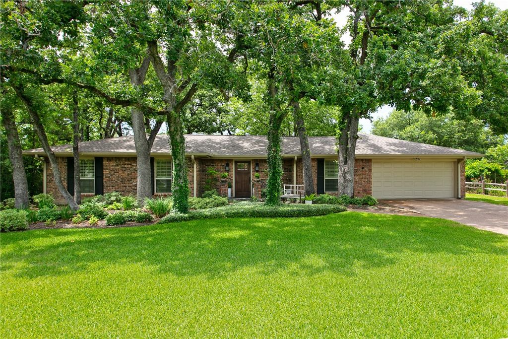Photo of 1003 Rose Circle, College Station, TX 77840 (MLS # 26006113)
