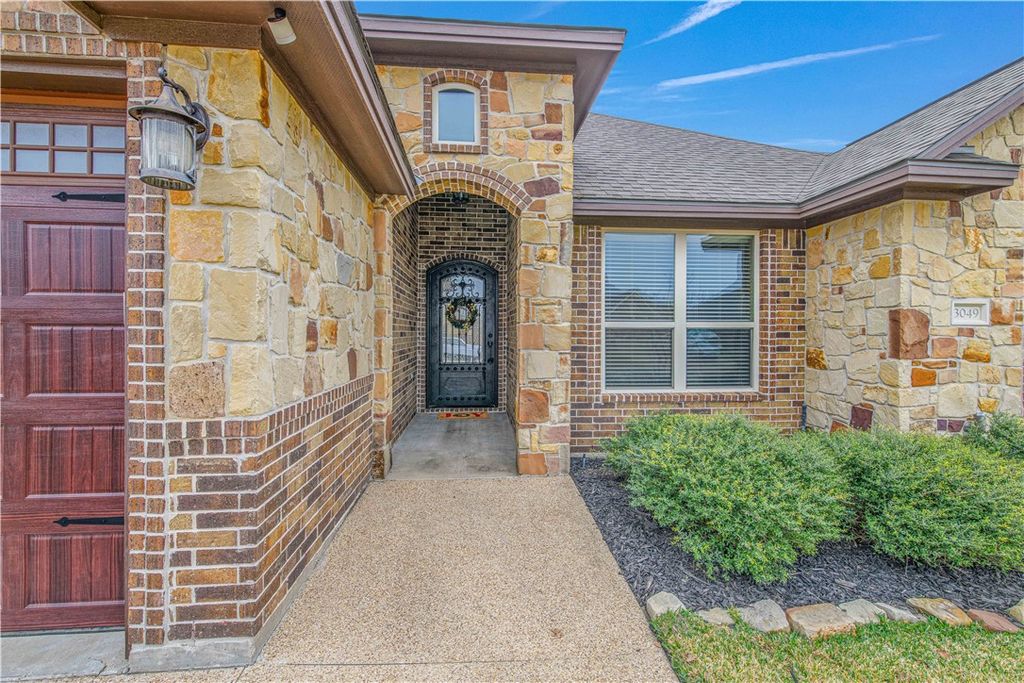 Photo of 3049 Embers Loop, Bryan, TX 77808 (MLS # 26000503)