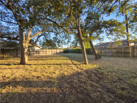 Tiny photo for 4404 Robinhood Circle, Bryan, TX 77803 (MLS # 26012642)