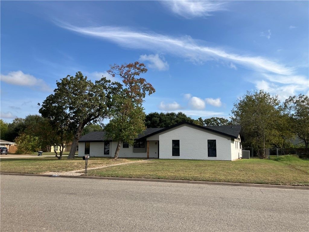 Photo of 2001 Nueces Drive, College Station, TX 77840 (MLS # 25011882)