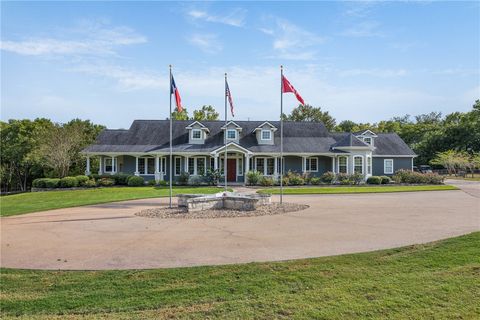 Photo of 9280 Meadow Creek Drive, Chappell Hill, TX 77426 (MLS # 25010058)