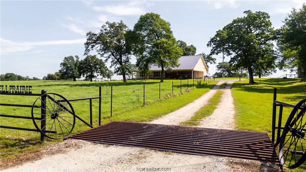 Photo of 12628 N Tidwell Prairie Road, Bremond, TX 76629 (MLS # 26005569)