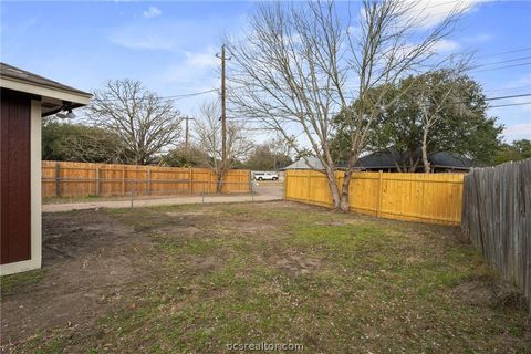 Tiny photo for 4752 Brompton Lane, Bryan, TX 77802 (MLS # 26001961)