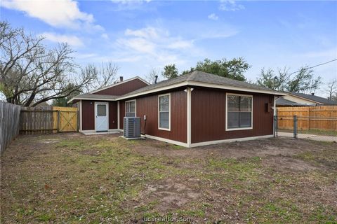 Tiny photo for 4752 Brompton Lane, Bryan, TX 77802 (MLS # 26001961)