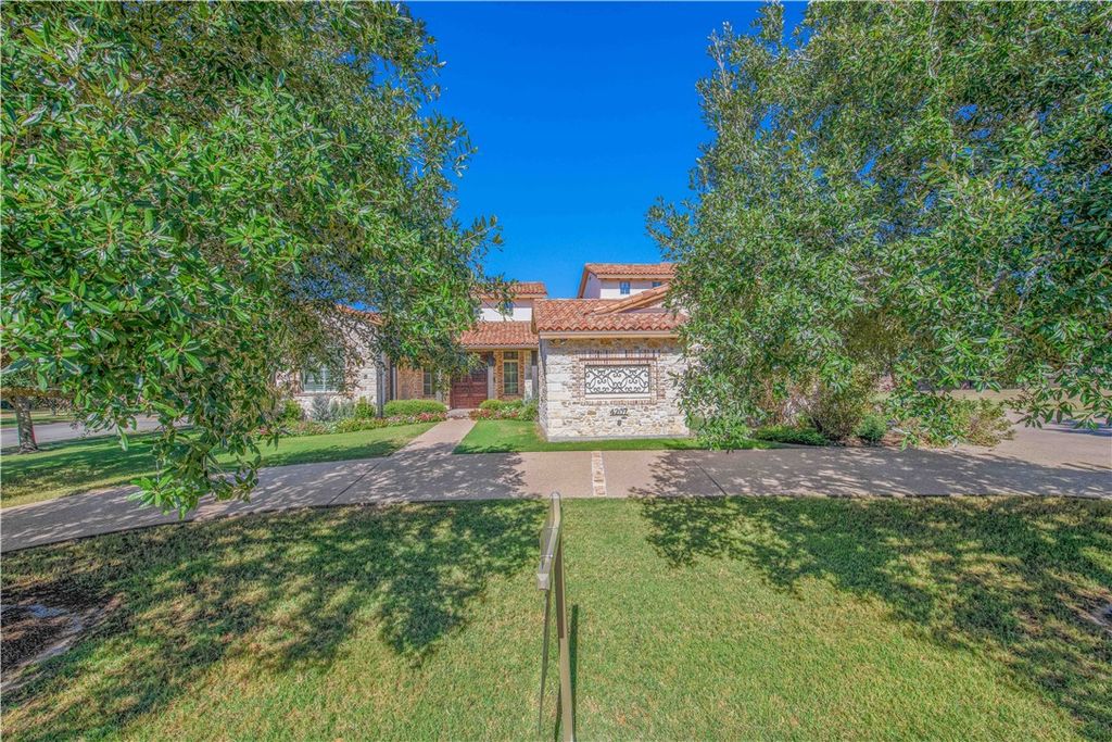 Photo of 4207 Tuscany Court, Bryan, TX 77802 (MLS # 26001369)