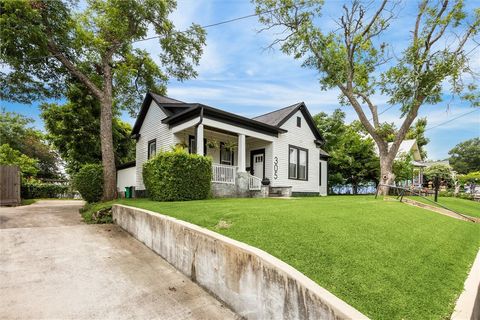 Tiny photo for 305 W Alamo Street, Brenham, TX 77833 (MLS # 26002190)