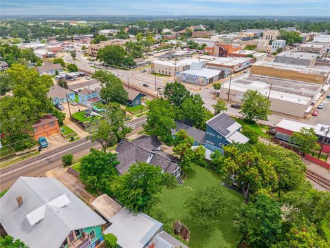 Tiny photo for 305 W Alamo Street, Brenham, TX 77833 (MLS # 26002190)