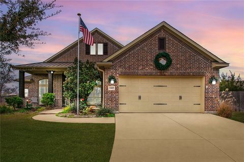 Photo of 3317 Fiddlers Green Grn, Bryan, TX 77808 (MLS # 25013278)