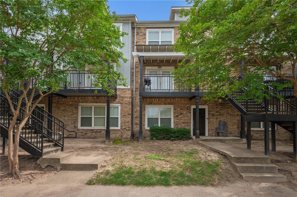 Photo of 1725 Harvey Mitchell Pkwy #612, College Station, TX 77840 (MLS # 25012302)