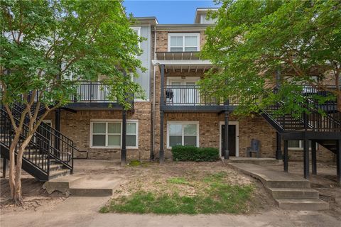 Photo of 1725 Harvey Mitchell Pkwy #612, College Station, TX 77840 (MLS # 25012302)