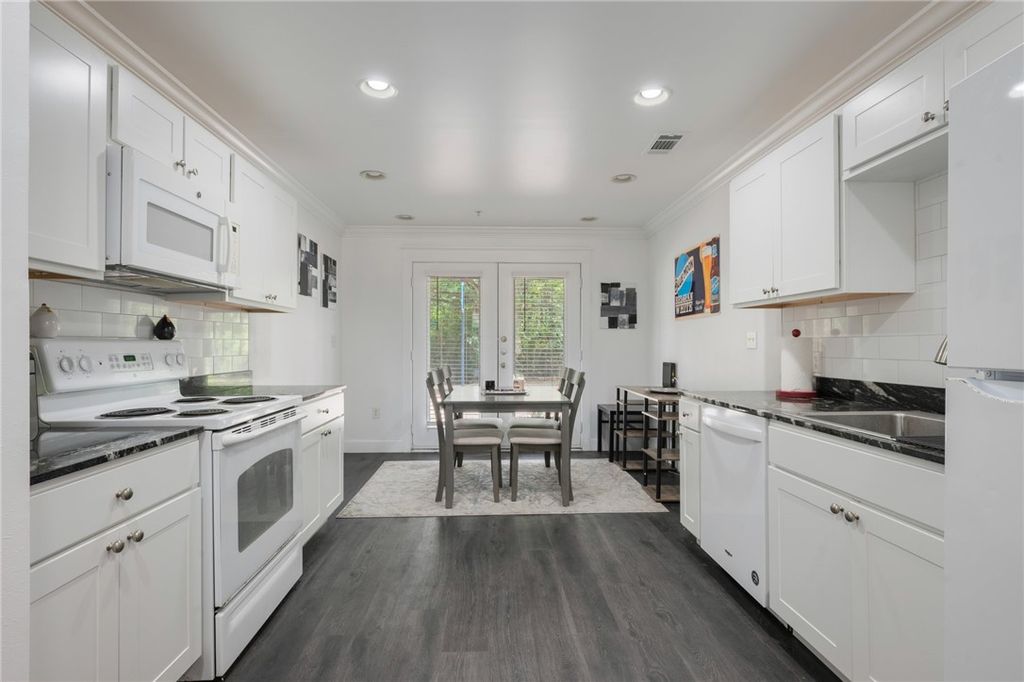 Photo of 1725 Harvey Mitchell Pkwy #612, College Station, TX 77840 (MLS # 25012302)