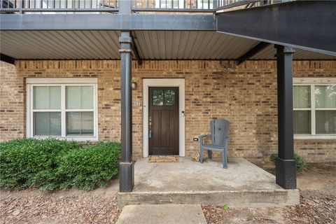 Tiny photo for 1725 Harvey Mitchell Pkwy #612, College Station, TX 77840 (MLS # 25012302)