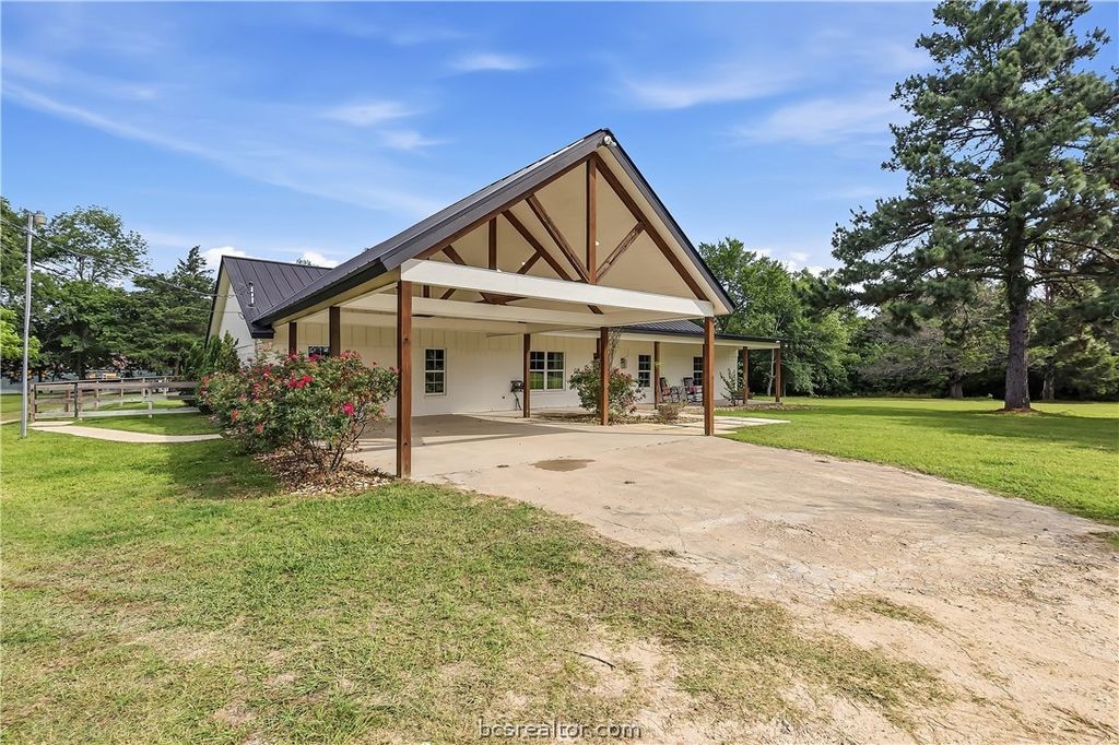 Photo of 5704 Highway 90, Madisonville, TX 77864 (MLS # 26005164)