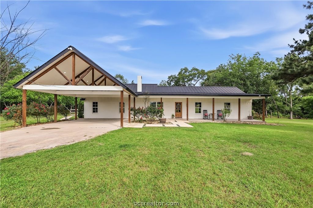 Photo of 5704 Highway 90, Madisonville, TX 77864 (MLS # 26005164)