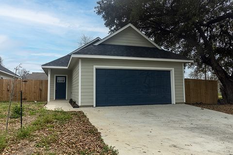 Photo of 803 Hall St Street, Bryan, TX 77803 (MLS # 25012018)