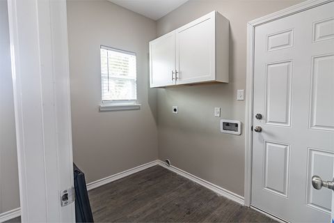 Tiny photo for 803 Hall St Street, Bryan, TX 77803 (MLS # 25012018)