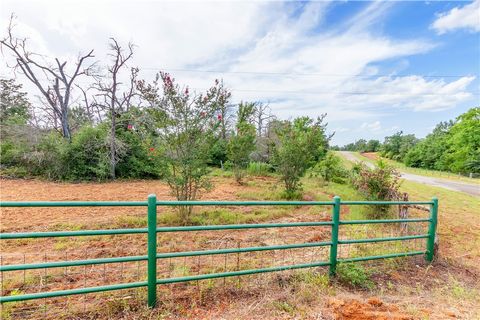 Tiny photo for 1004 22 Hills Rd St, Gause, TX 77857 (MLS # 26004498)