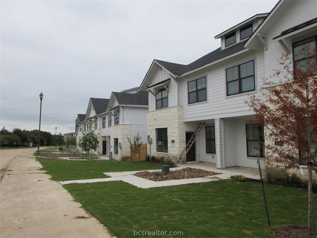Photo of 2102 Crescent Pointe Parkway, College Station, TX 77845 (MLS # 26005135)