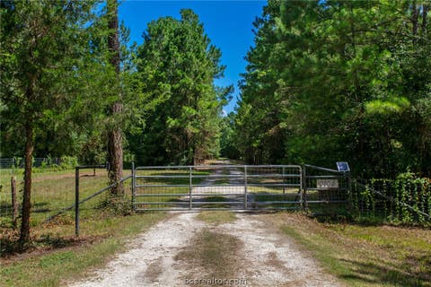 Tiny photo for 9195 County Road 207 CountyRoad, Plantersville, TX 77363 (MLS # 26009917)