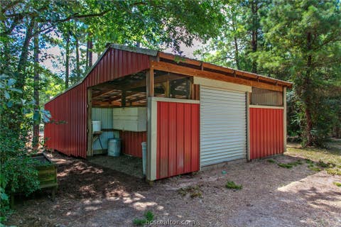 Tiny photo for 9195 County Road 207 CountyRoad, Plantersville, TX 77363 (MLS # 26009917)