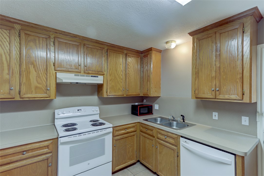 College Station, Texas 77840, United States, 3 Bedrooms Bedrooms, ,2 BathroomsBathrooms,Residential,Active,174595