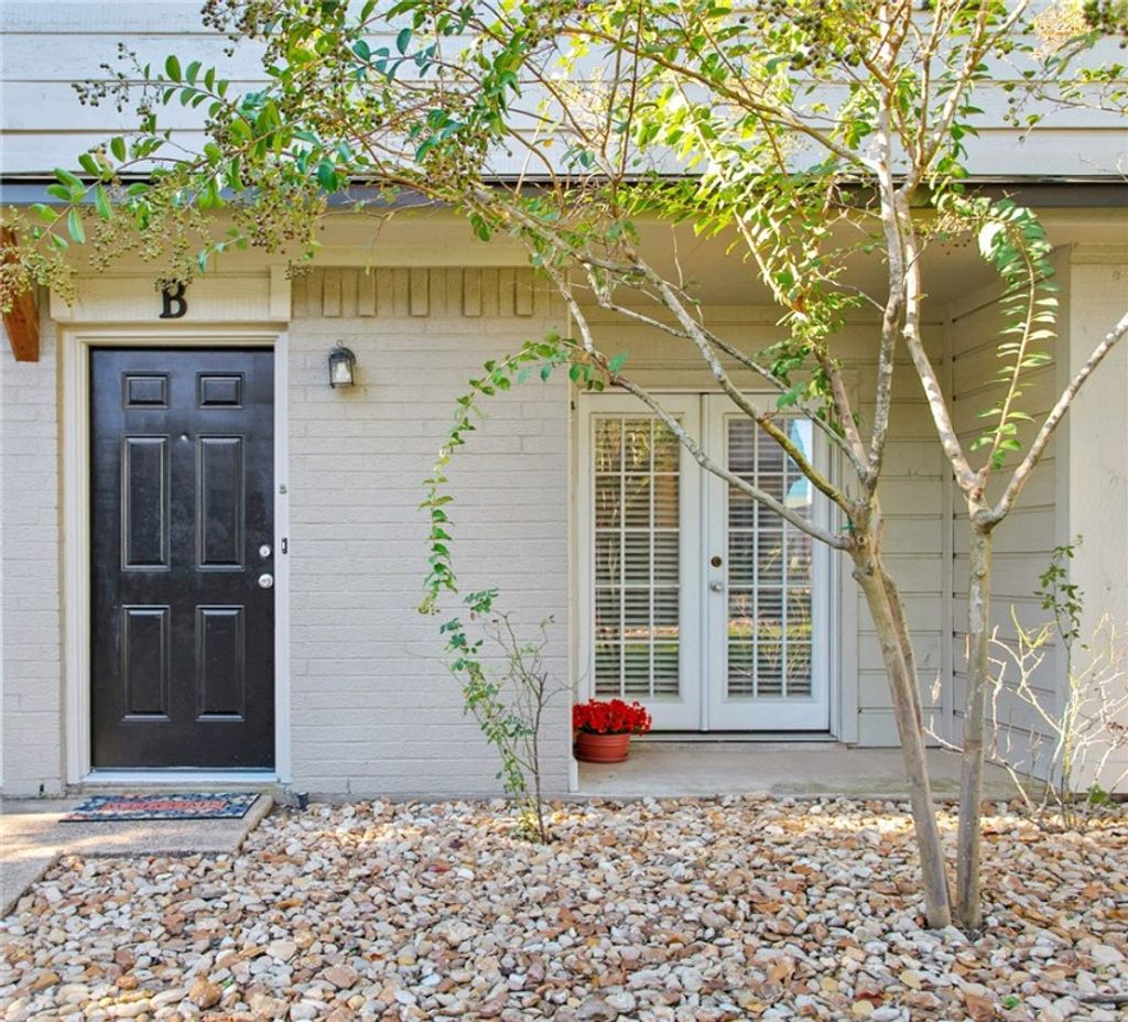 Photo of 1409 Airline Drive Dr #B, College Station, TX 77845 (MLS # 25011174)