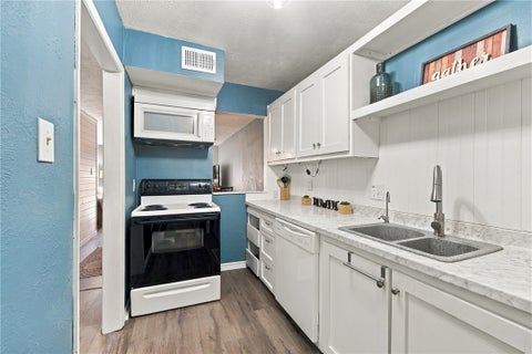 Tiny photo for 3802 College Main Street #9, Bryan, TX 77801 (MLS # 26012528)