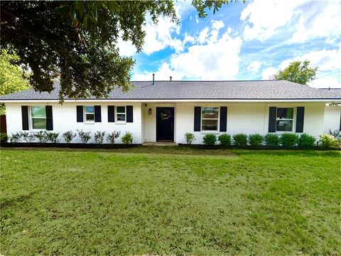 Photo of 1012 Winding Road, College Station, TX 77840 (MLS # 26004477)