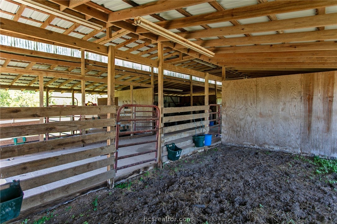 8137 County Road 201
