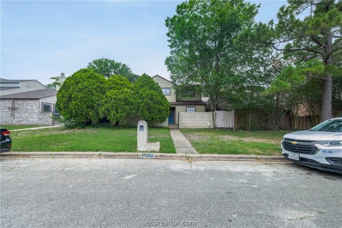Photo of 909 Westview Street, Bryan, TX 77802 (MLS # 26011863)