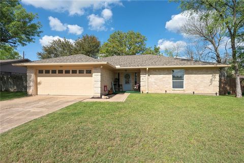 Photo of 2911 Oakside Drive, Bryan, TX 77802 (MLS # 26003623)