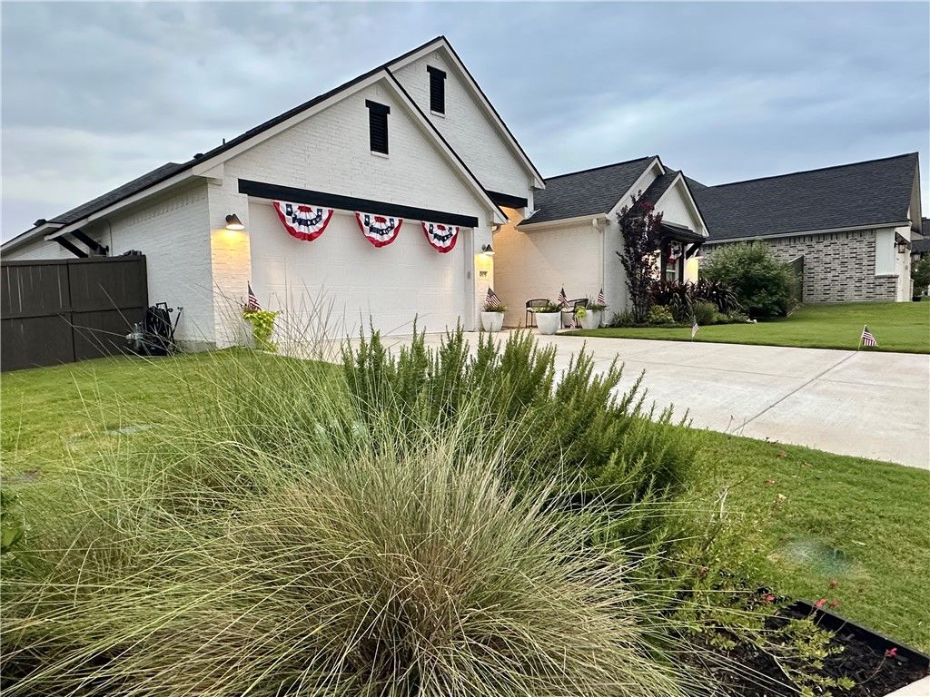 Photo of 4105 Peregrine Court, Bryan, TX 77802 (MLS # 26004339)