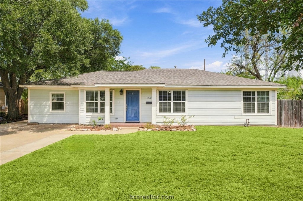 Photo of 1602 E 28th Street, Bryan, TX 77802 (MLS # 26011385)